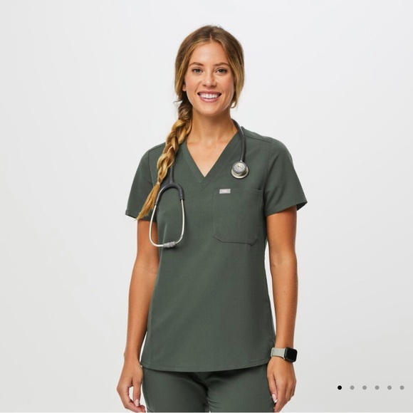 Figs Other - Women's green figs scrubs set XXS. Zamora pants. Catarina one-pocket scrub top.